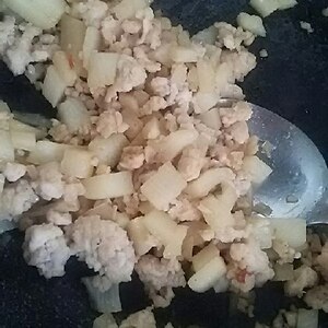 タケノコと鶏肉のピリ辛炒め